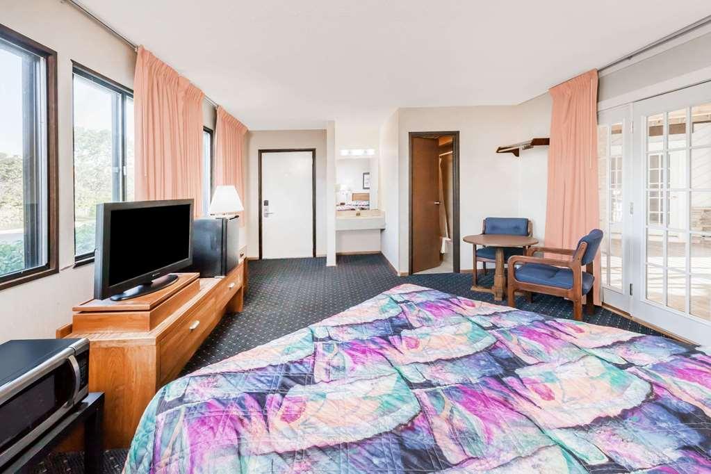 Knights Inn Mackinaw City Pokój zdjęcie