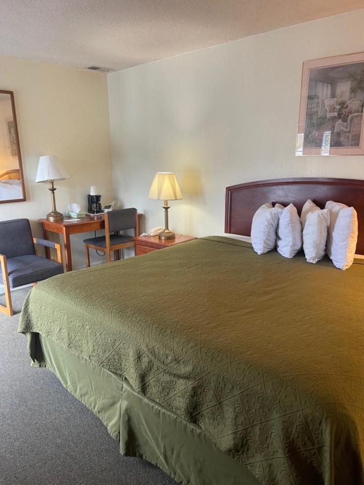Knights Inn Mackinaw City Zewnętrze zdjęcie