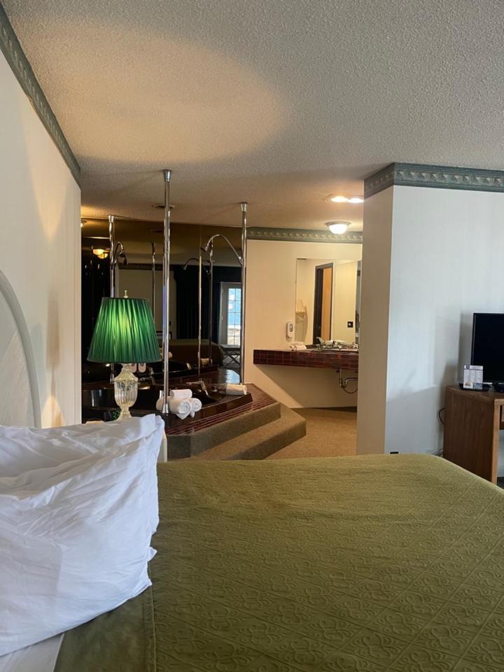 Knights Inn Mackinaw City Zewnętrze zdjęcie