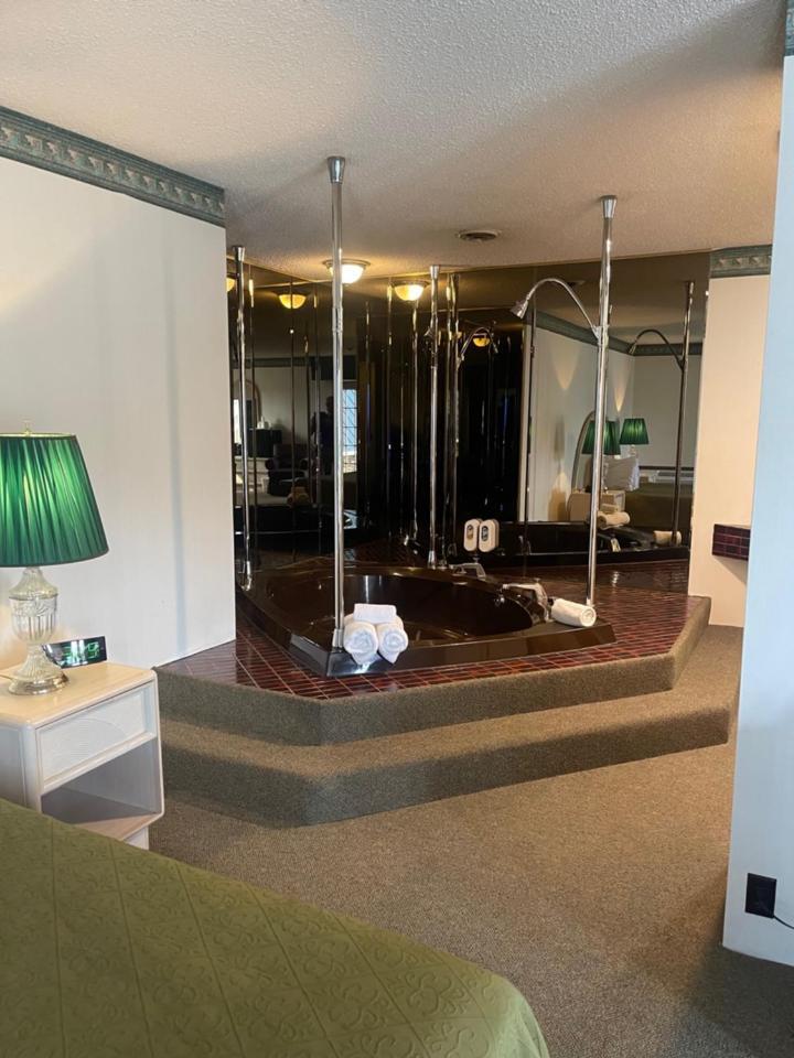 Knights Inn Mackinaw City Zewnętrze zdjęcie