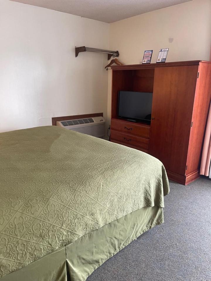 Knights Inn Mackinaw City Zewnętrze zdjęcie