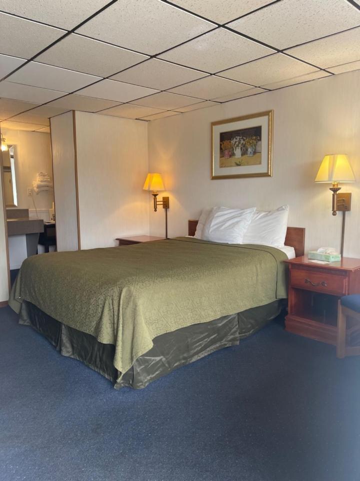Knights Inn Mackinaw City Zewnętrze zdjęcie