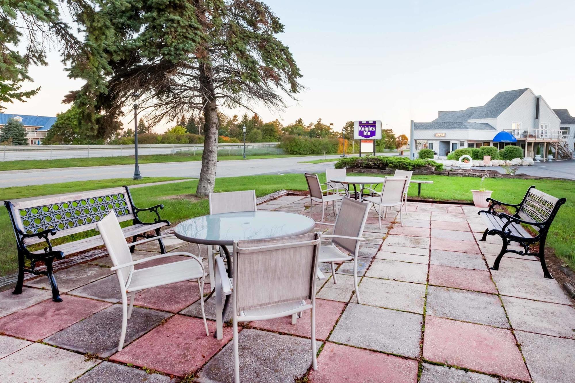 Knights Inn Mackinaw City Zewnętrze zdjęcie
