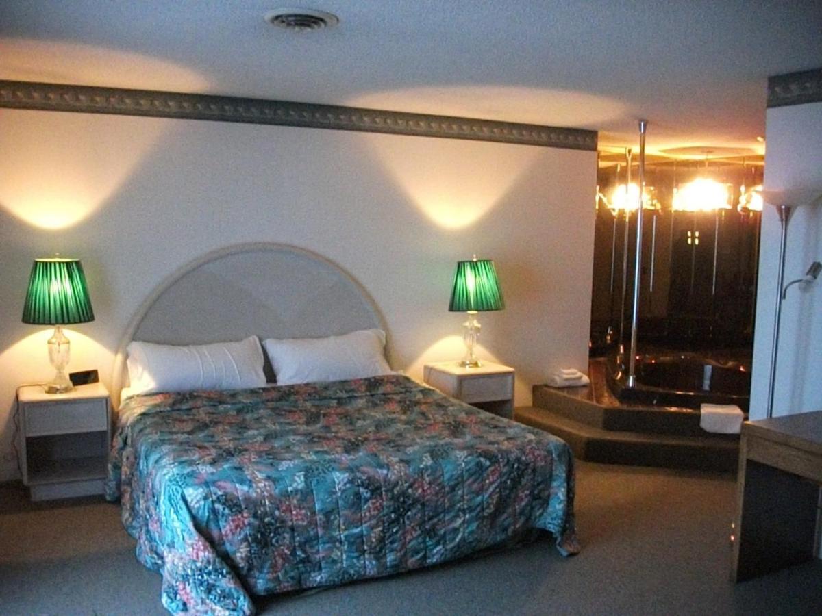 Knights Inn Mackinaw City Pokój zdjęcie