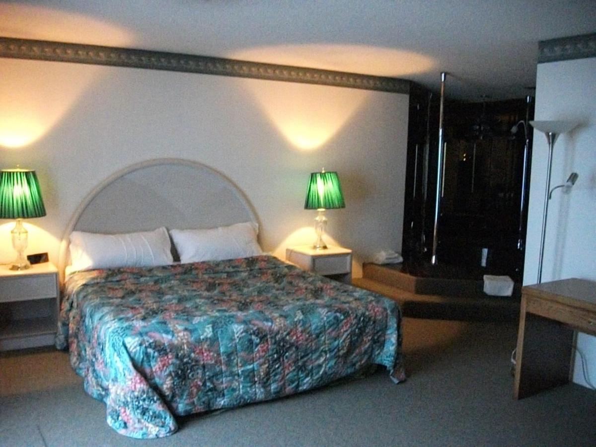 Knights Inn Mackinaw City Pokój zdjęcie